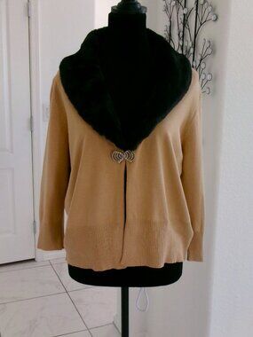New Camel Color Cardigan with Faux Fur Collar Rhinestone Clasp XL APT9